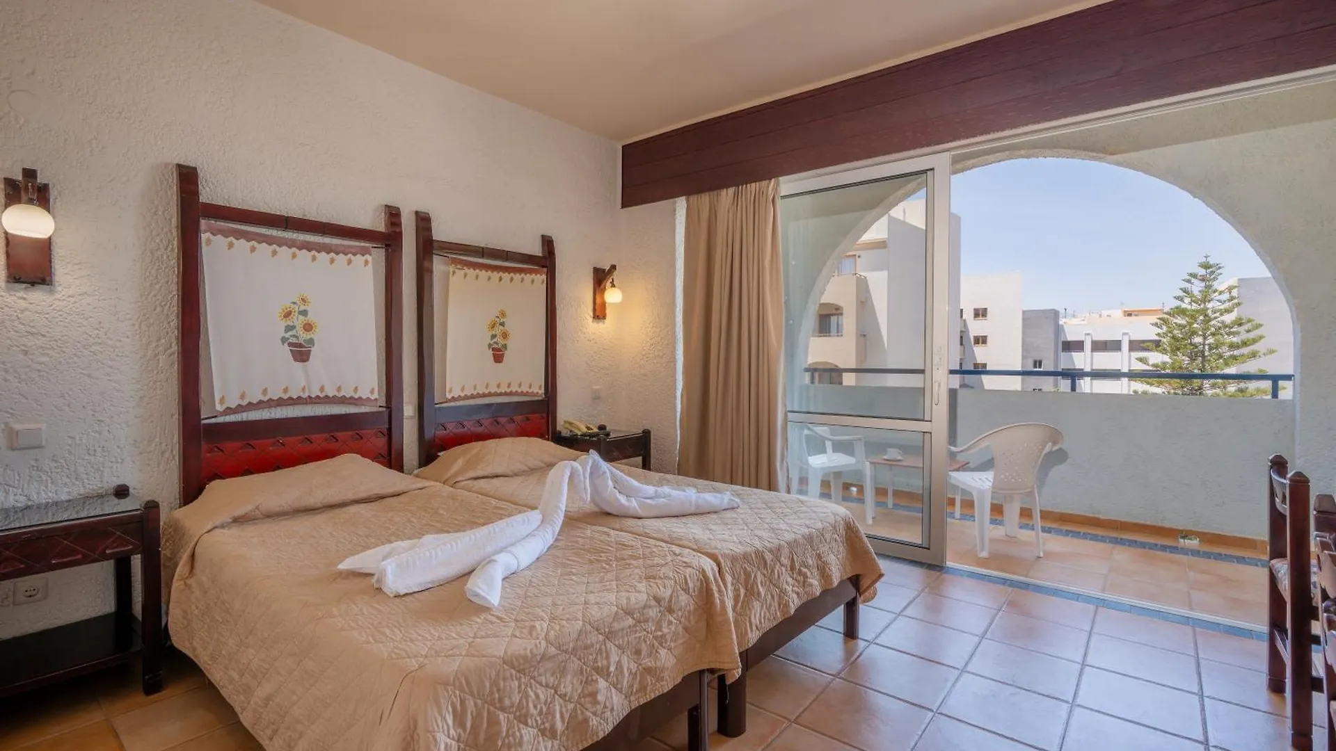 Lefkoniko Complex-Beach And Bay Resmo Apart Otel